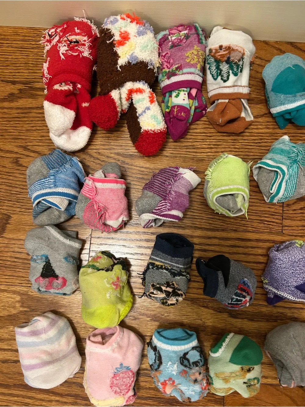 20 pairs of assorted socks